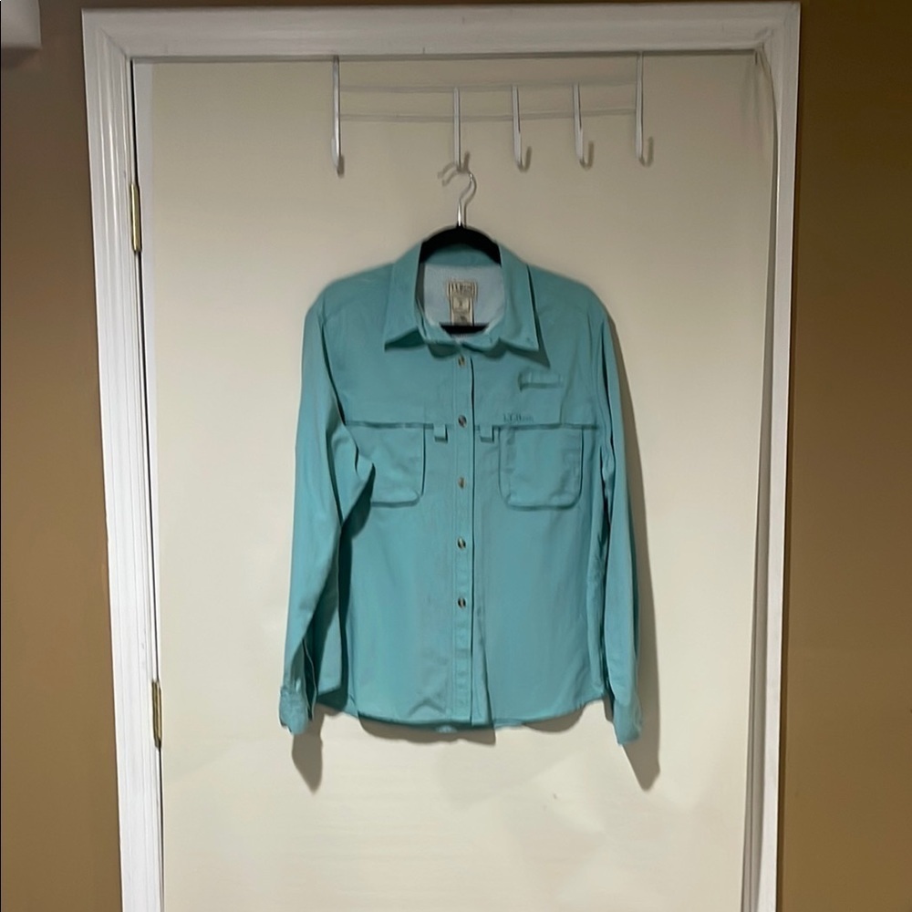 NWOT L.L. Bean Women's Elegant Button Down Shirt - Teal Size Medium